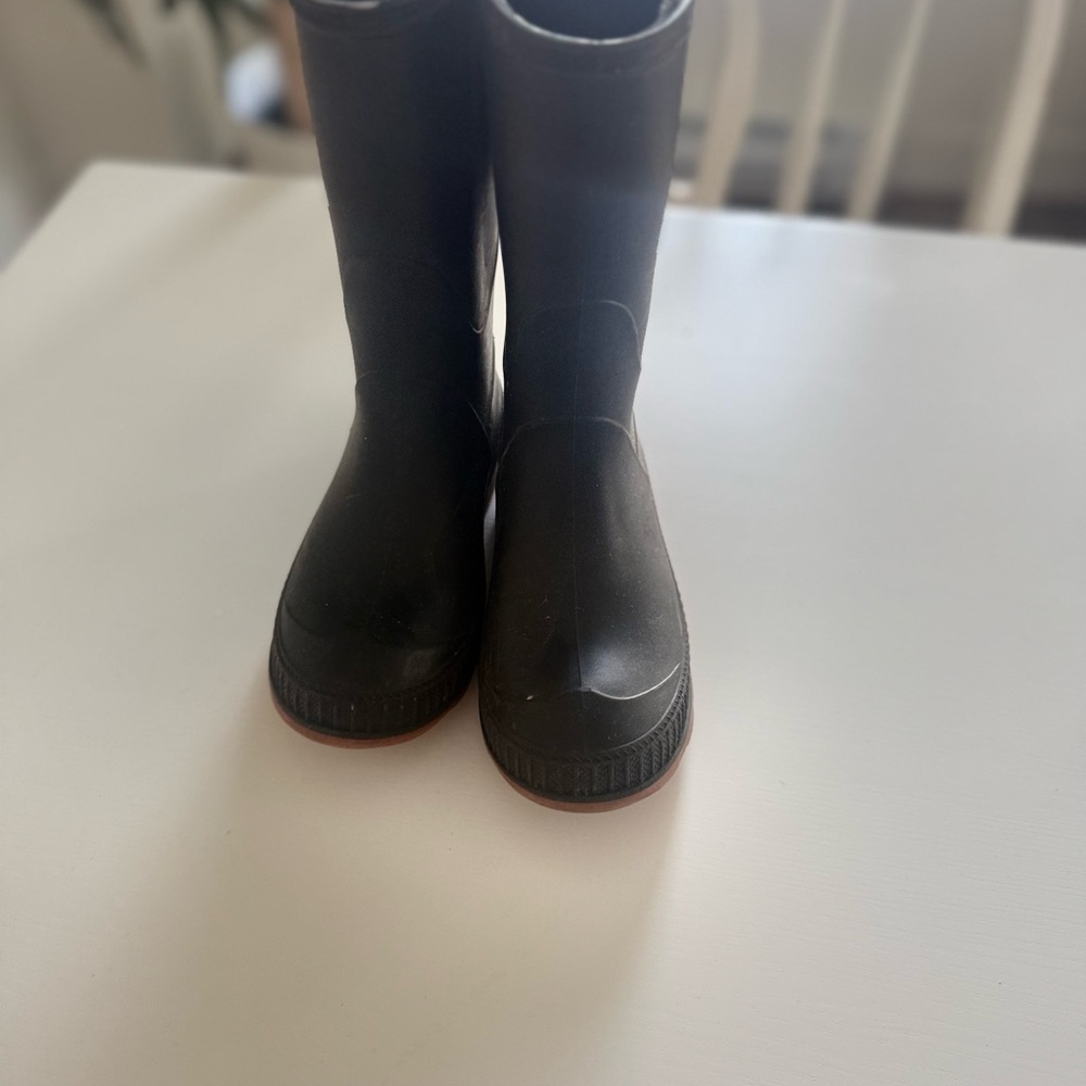 Black Rubber Rain Boots